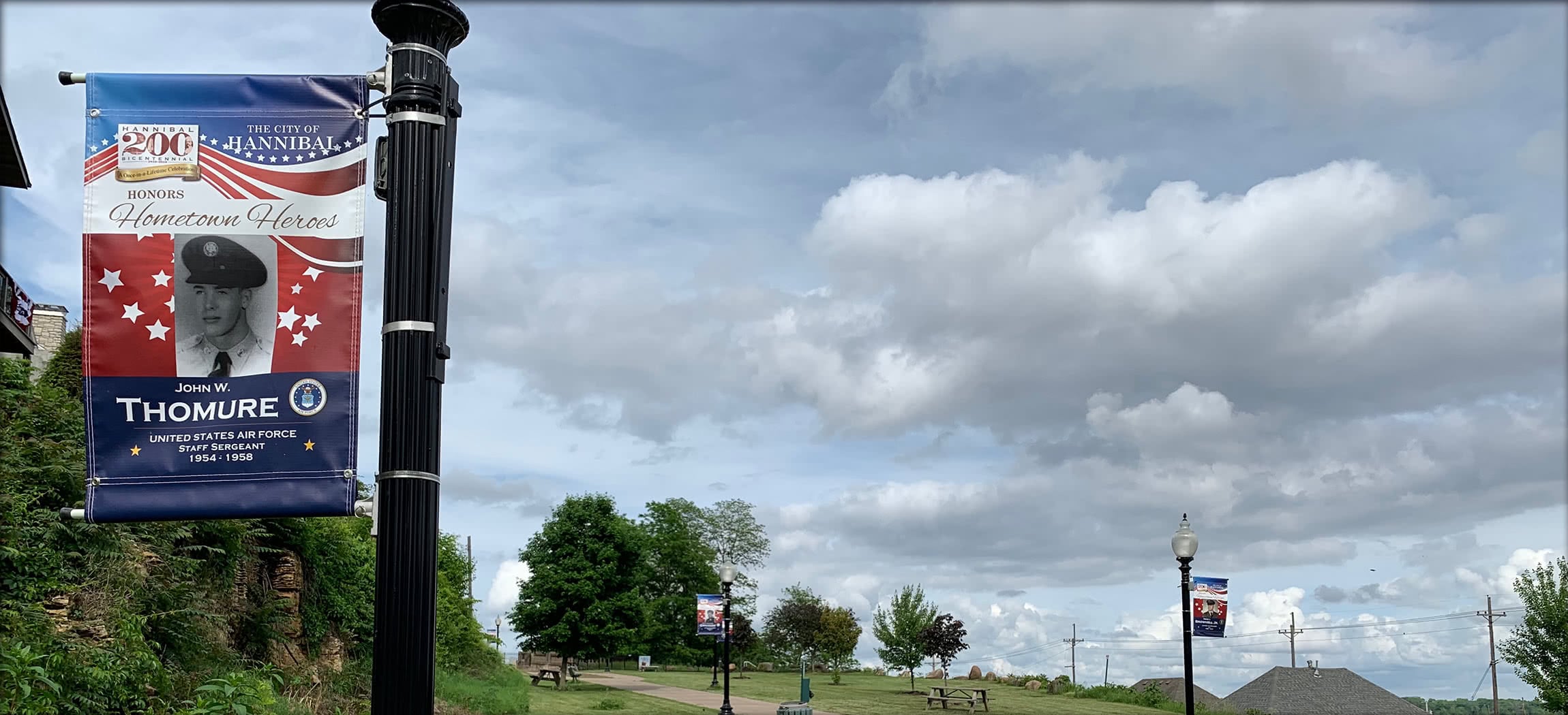 City of Hannibal, MO - Street Light Banners